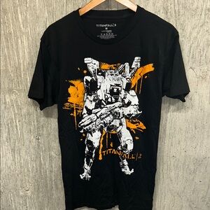 Loot Crate Titanfall 2 Black and Orange Graphic Tee Medium